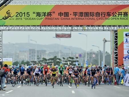 皇冠体育官网皇马球员离场遇球迷抗议欧冠赛事表现引发争议